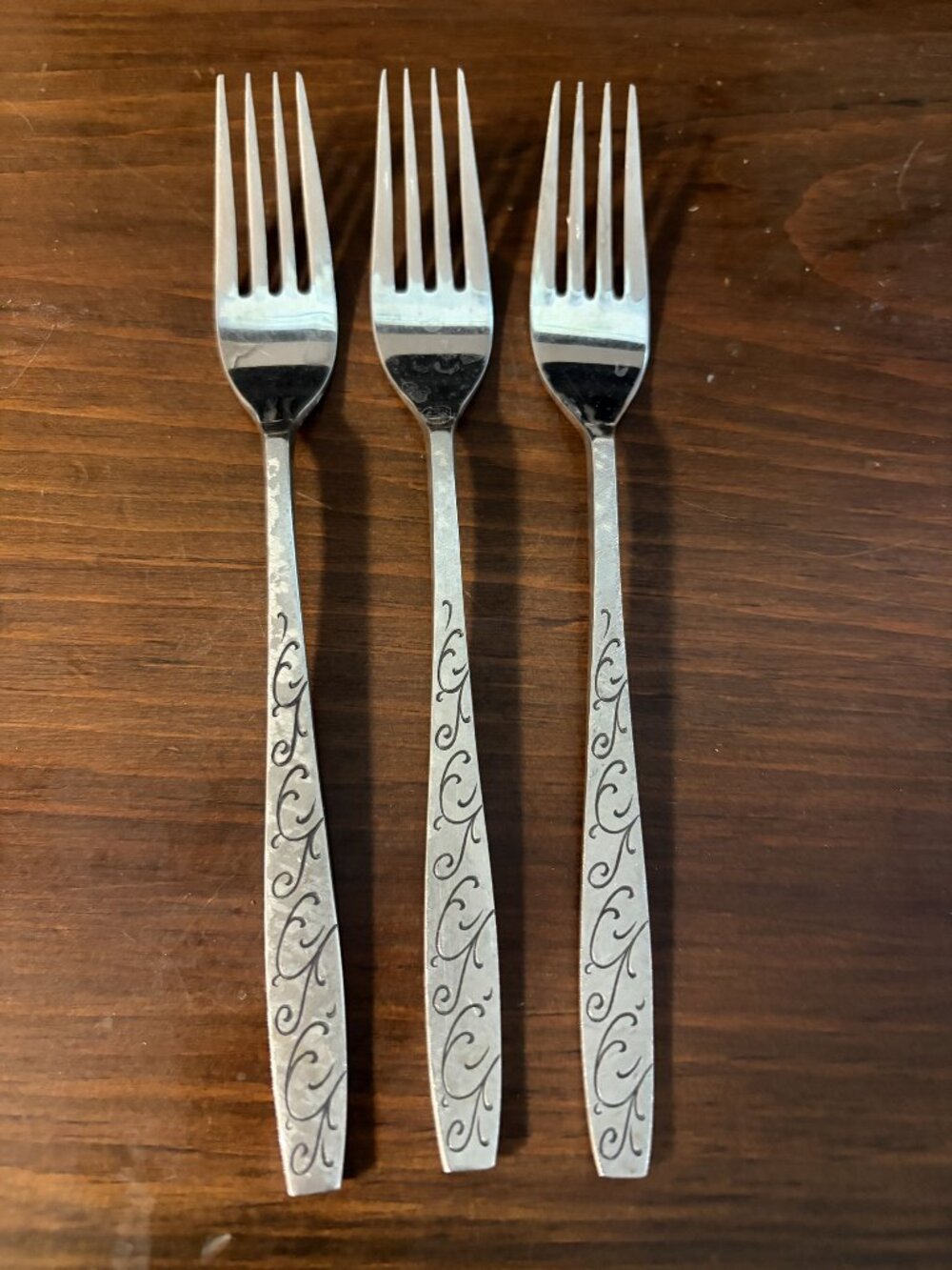 Set Of 3 Epic Stainless Steel Forks With Elegant Scroll Pattern - Durable Vintag